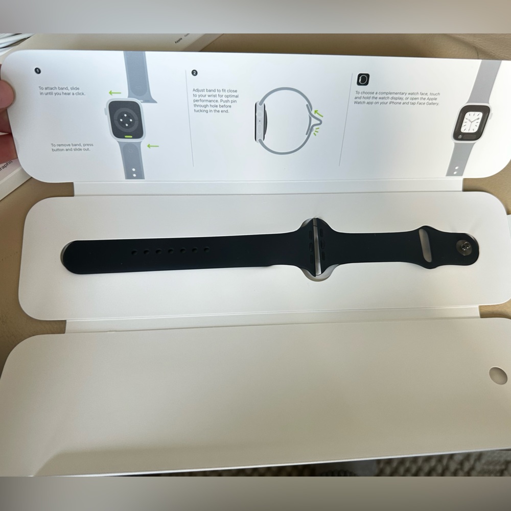 44mm Apple Watch Band New -Open Box M/L